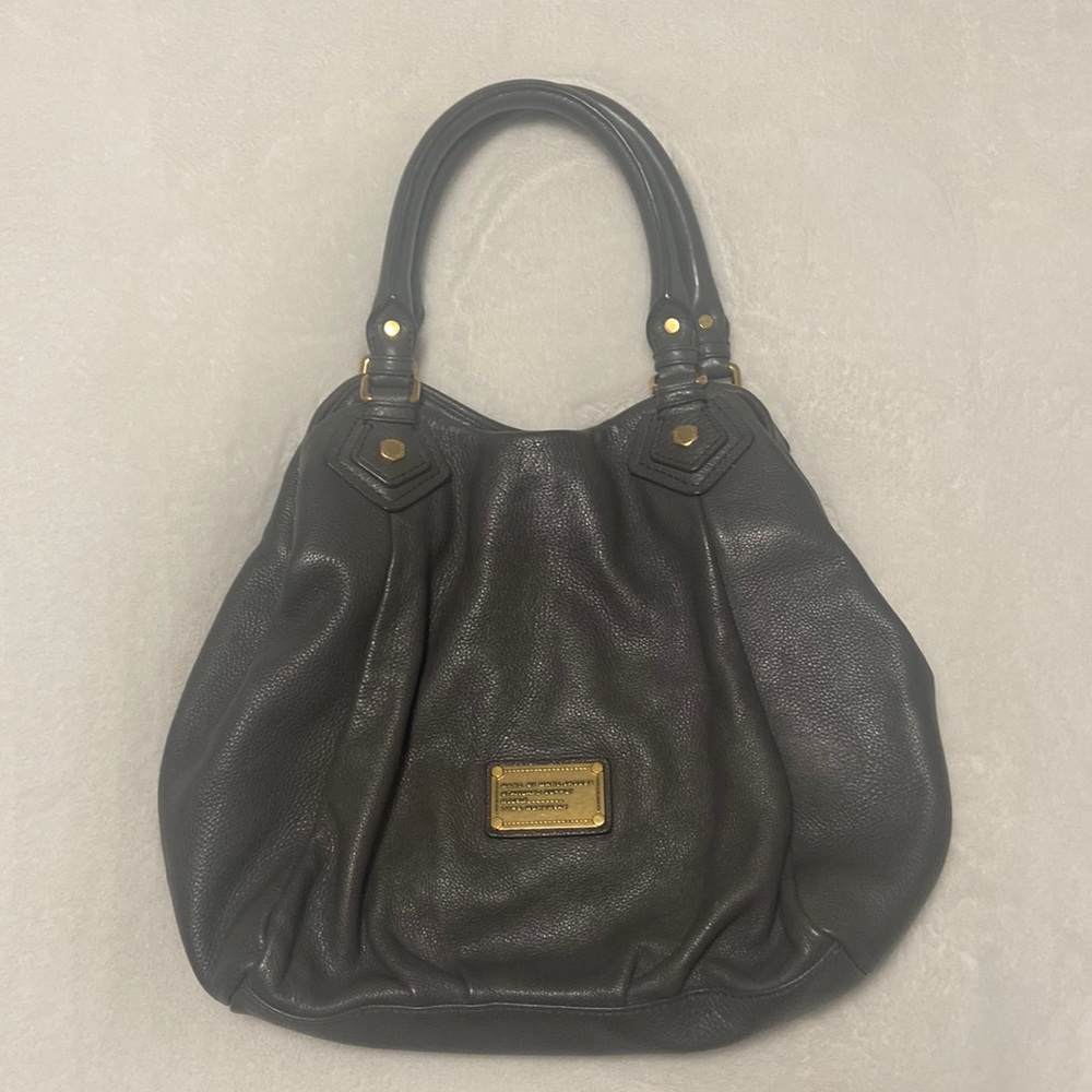 Marc Jacoba bag. Very good condition. Color dark gray